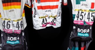 Image de l'article Bora – Hansgrohe mets aux enchères ses maillots du Tour de France 2022